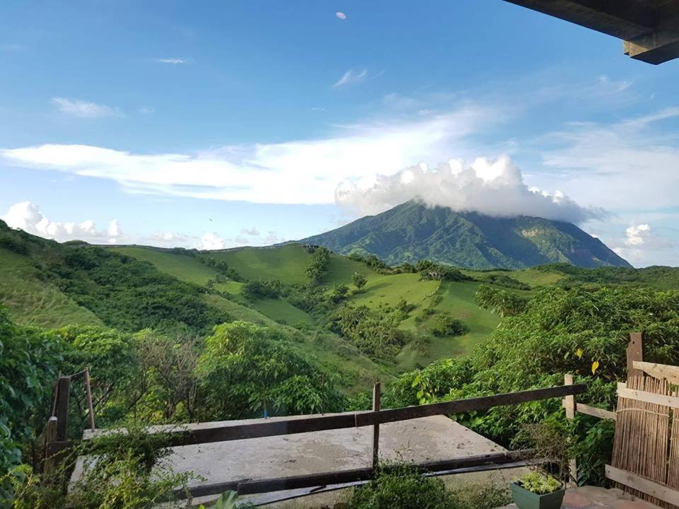Florabells Iraya Guest House - Batanes Basco Exterior photo
